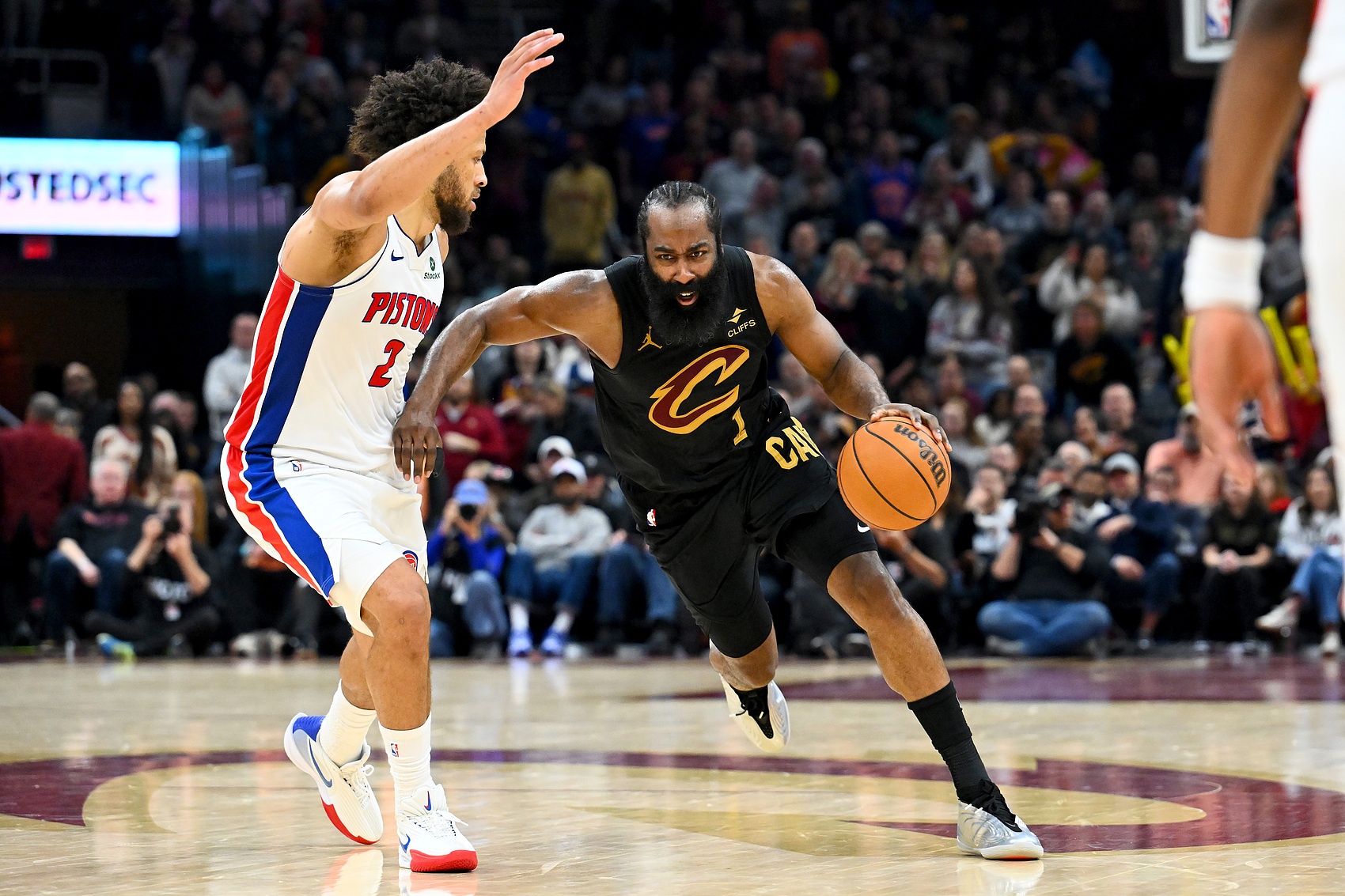 华体会网站-分析师：人们不会记住哈登的MVP 只会记住他季后赛关键时刻掉链子